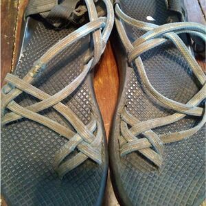 Vibram sandals size 9.5/10